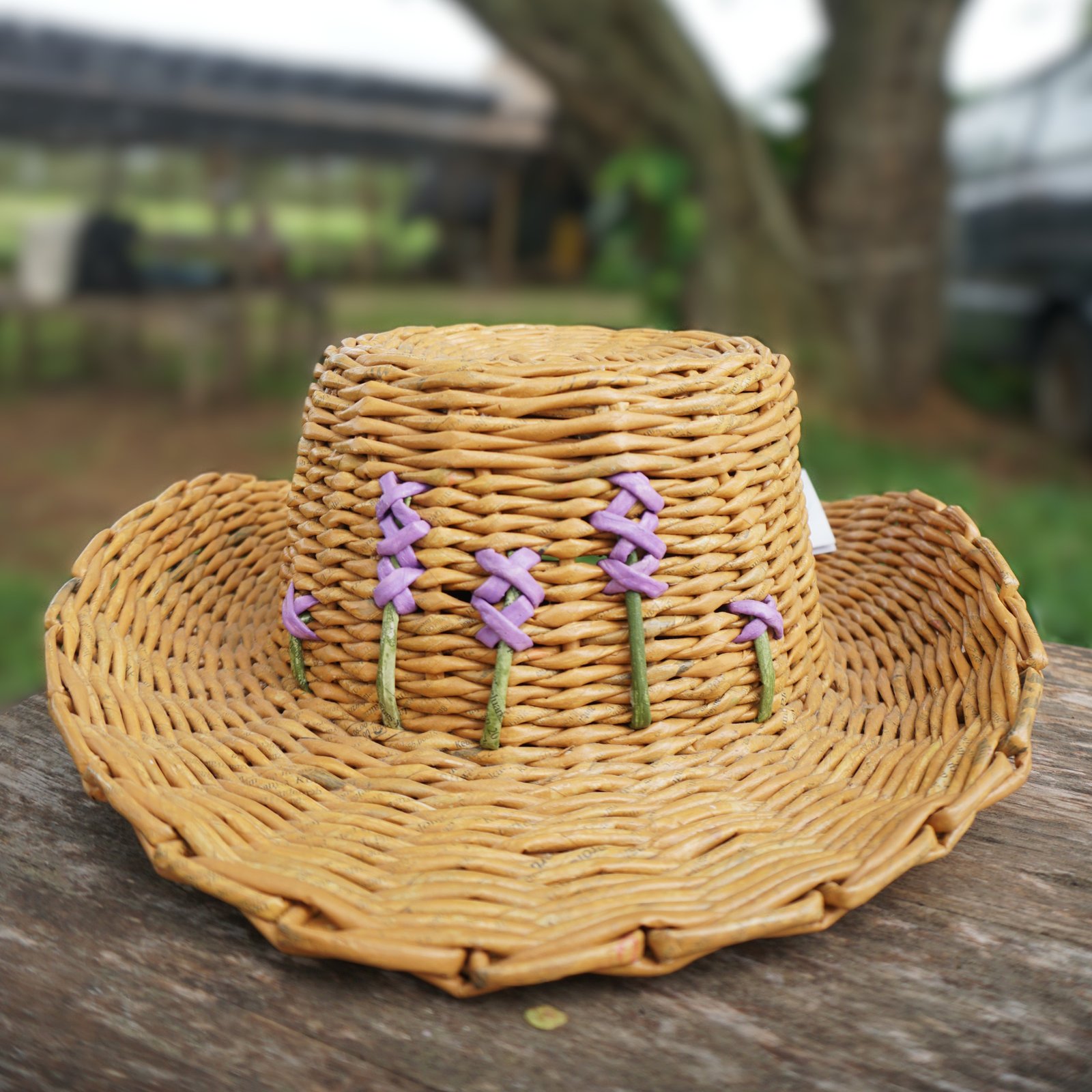 TOPI ANYAM
